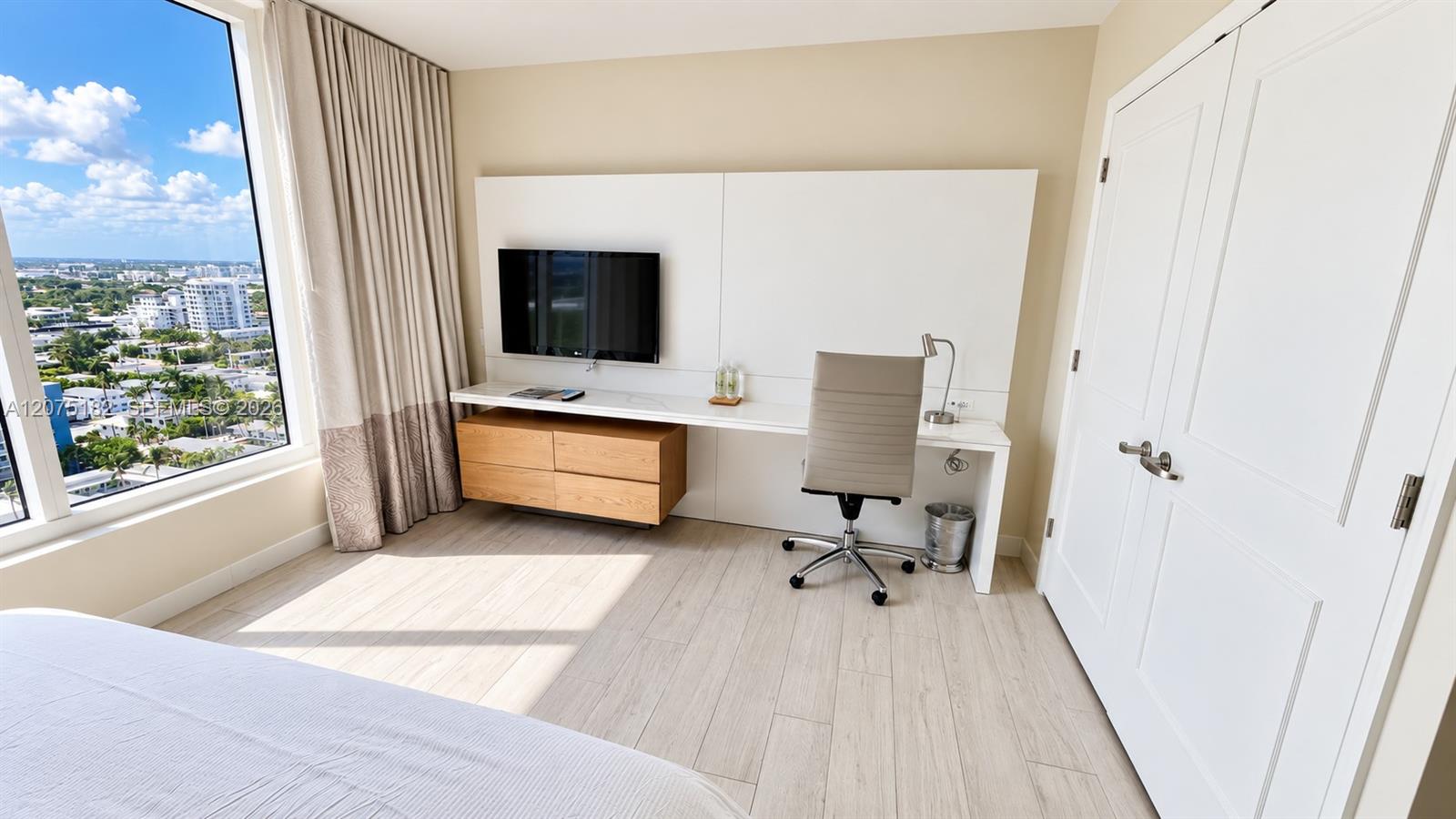 505 N Fort Lauderdale Beach Boulevard 1801 Property Photo 18