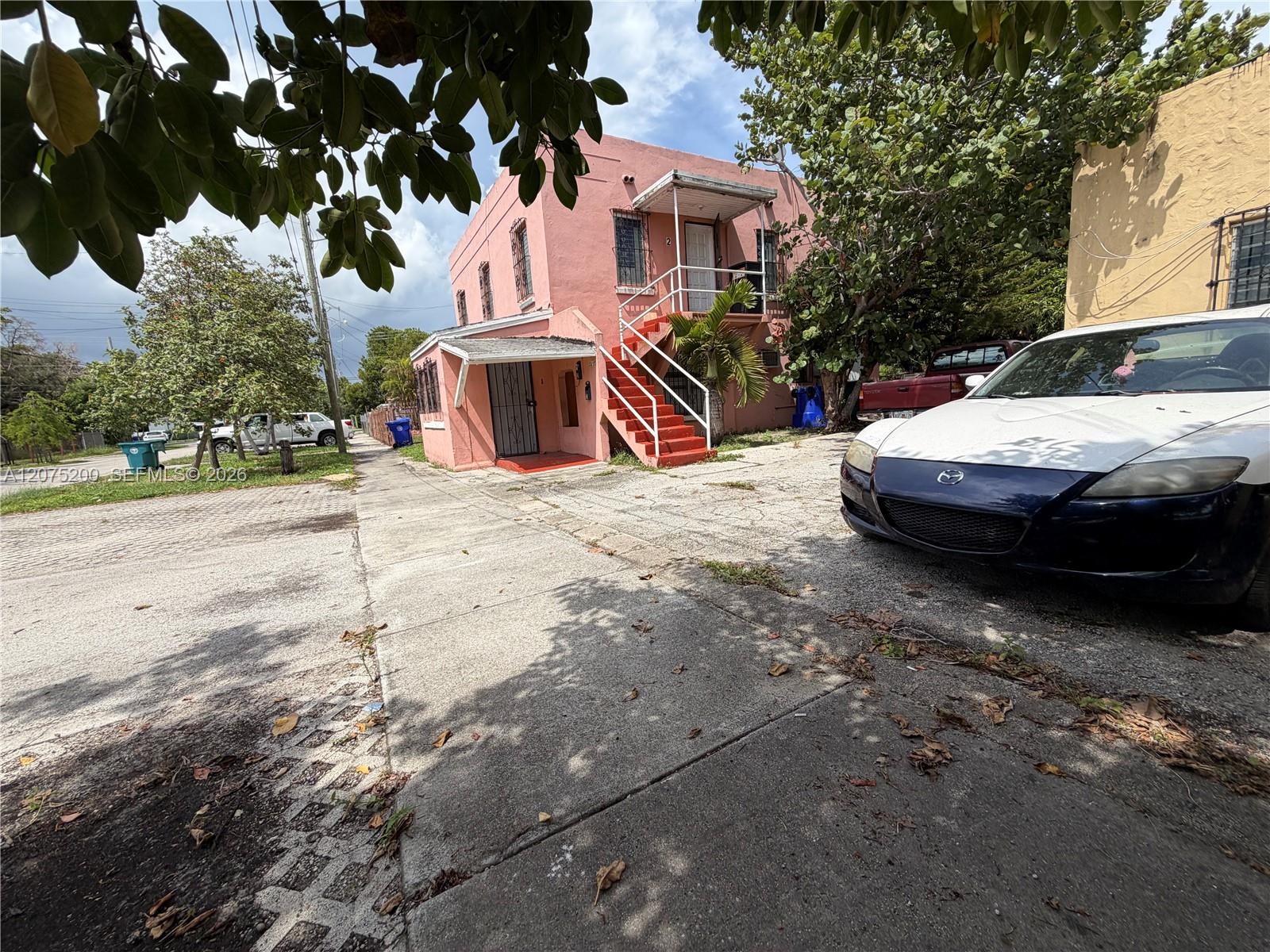 A12075200 Property Photo 4