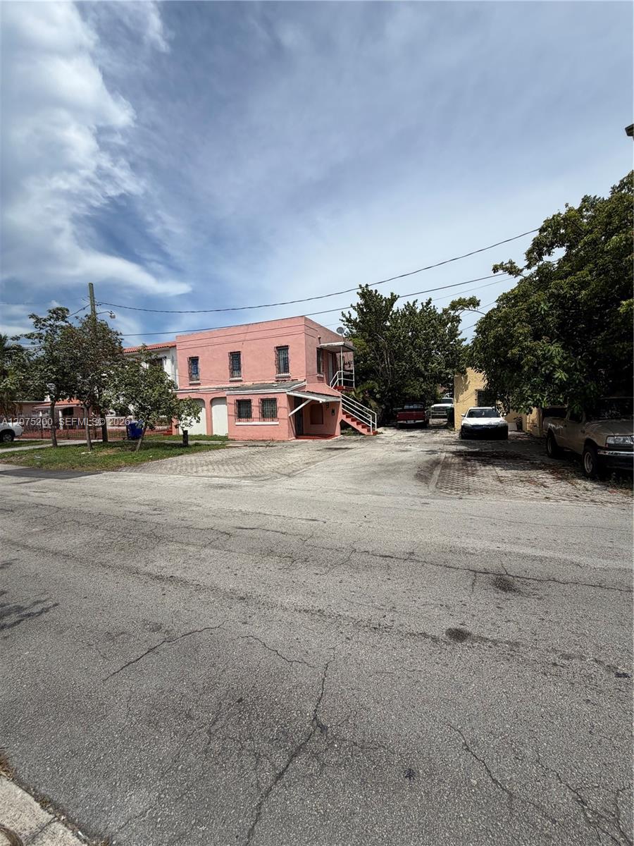 A12075200 Property Photo 7