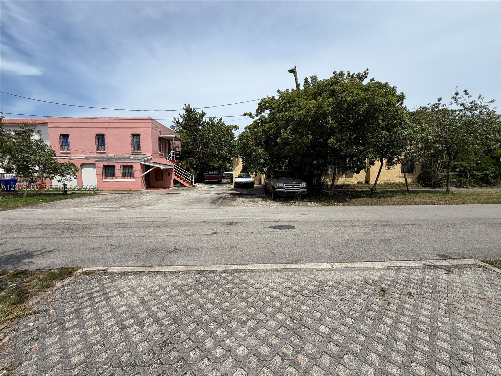 A12075200 Property Photo 8