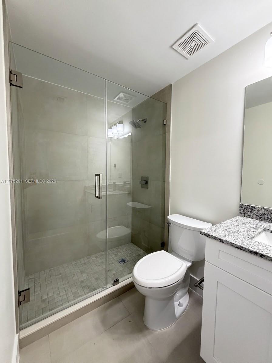 310 E 7th Street 203 Property Photo 14