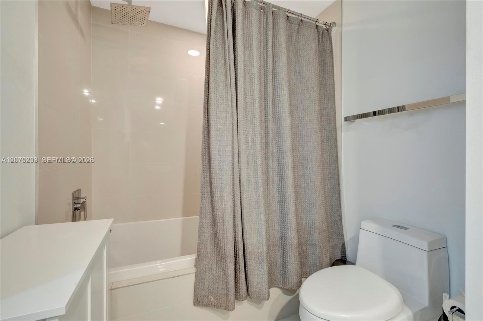 A12075203 Property Photo 41