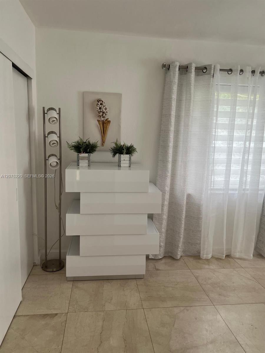A12075220 Property Photo 12
