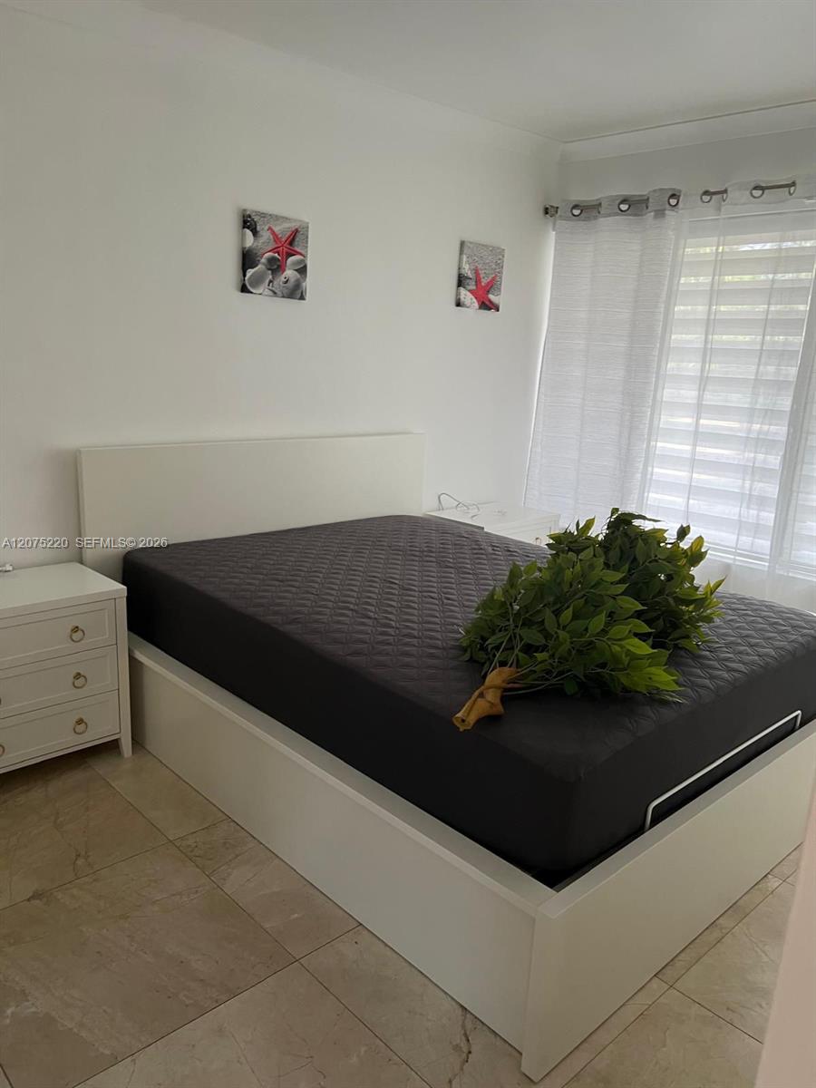 A12075220 Property Photo 14