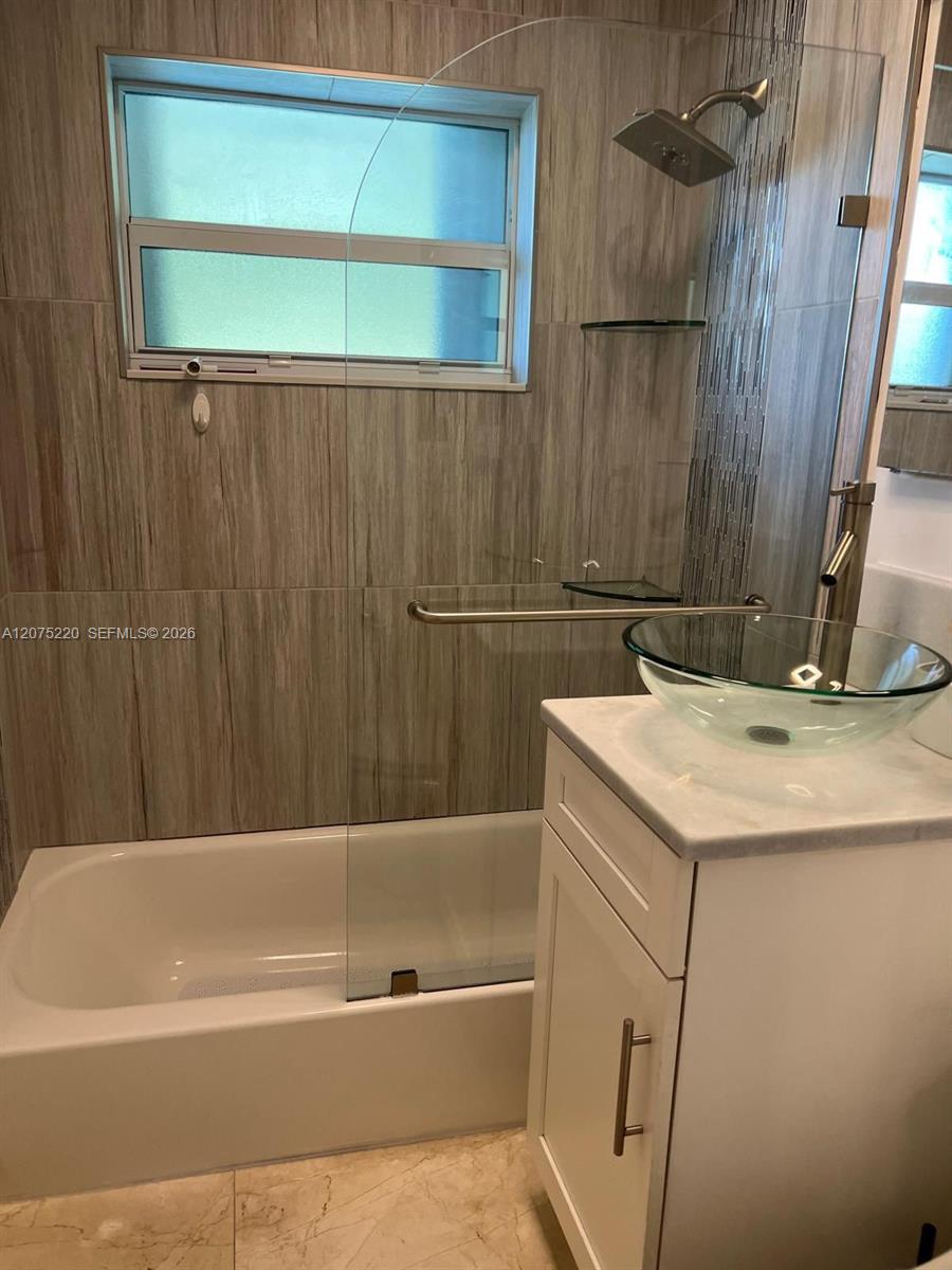 A12075220 Property Photo 18