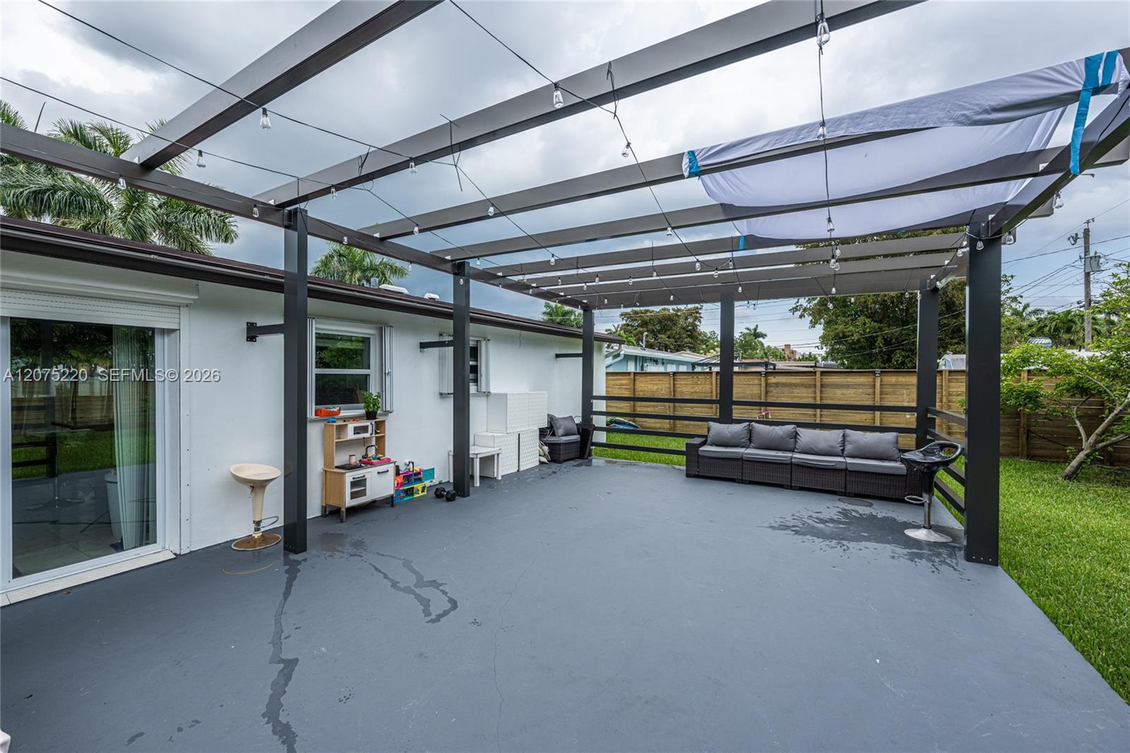 A12075220 Property Photo 22