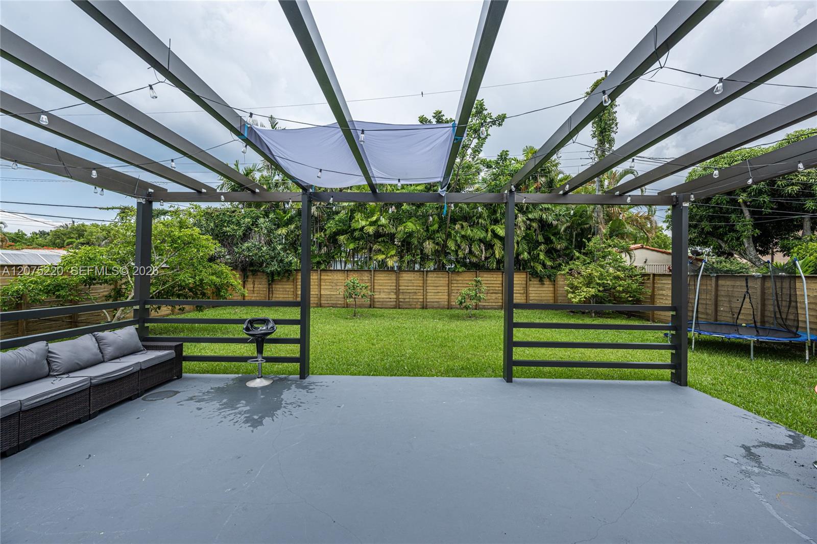 A12075220 Property Photo 23