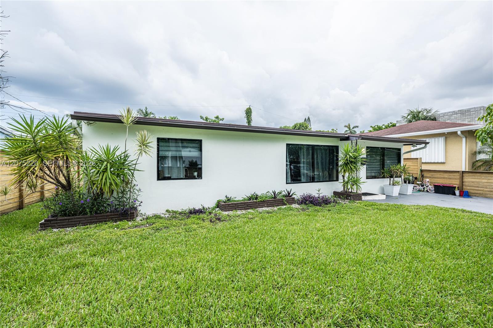 A12075220 Property Photo 30