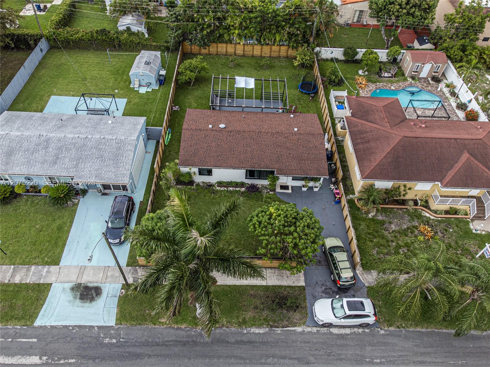 A12075220 Property Photo 32
