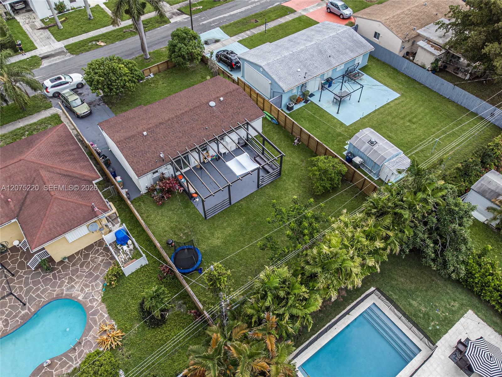 A12075220 Property Photo 33
