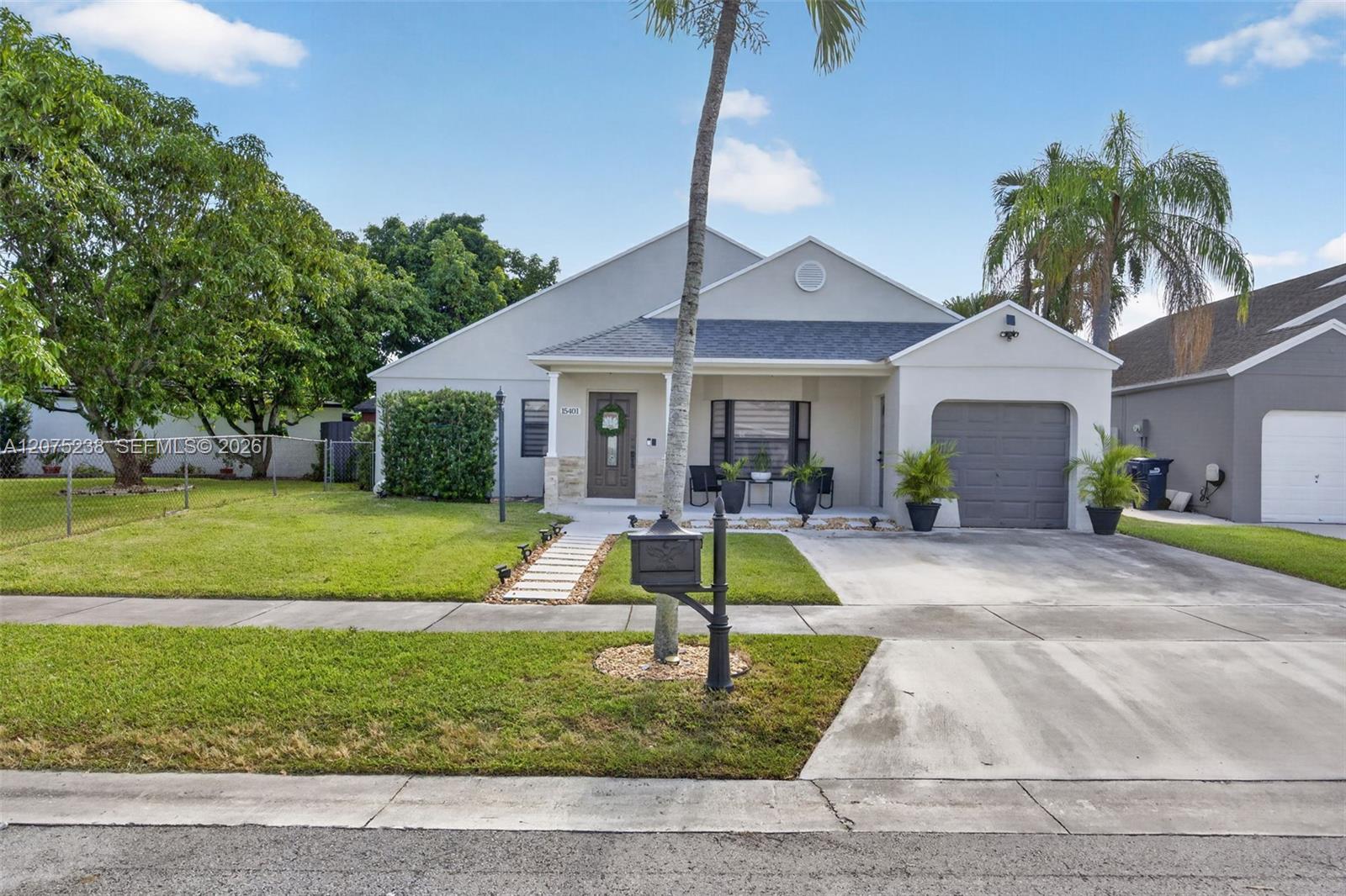 15401 Sw 144th Avenue Property Photo 1