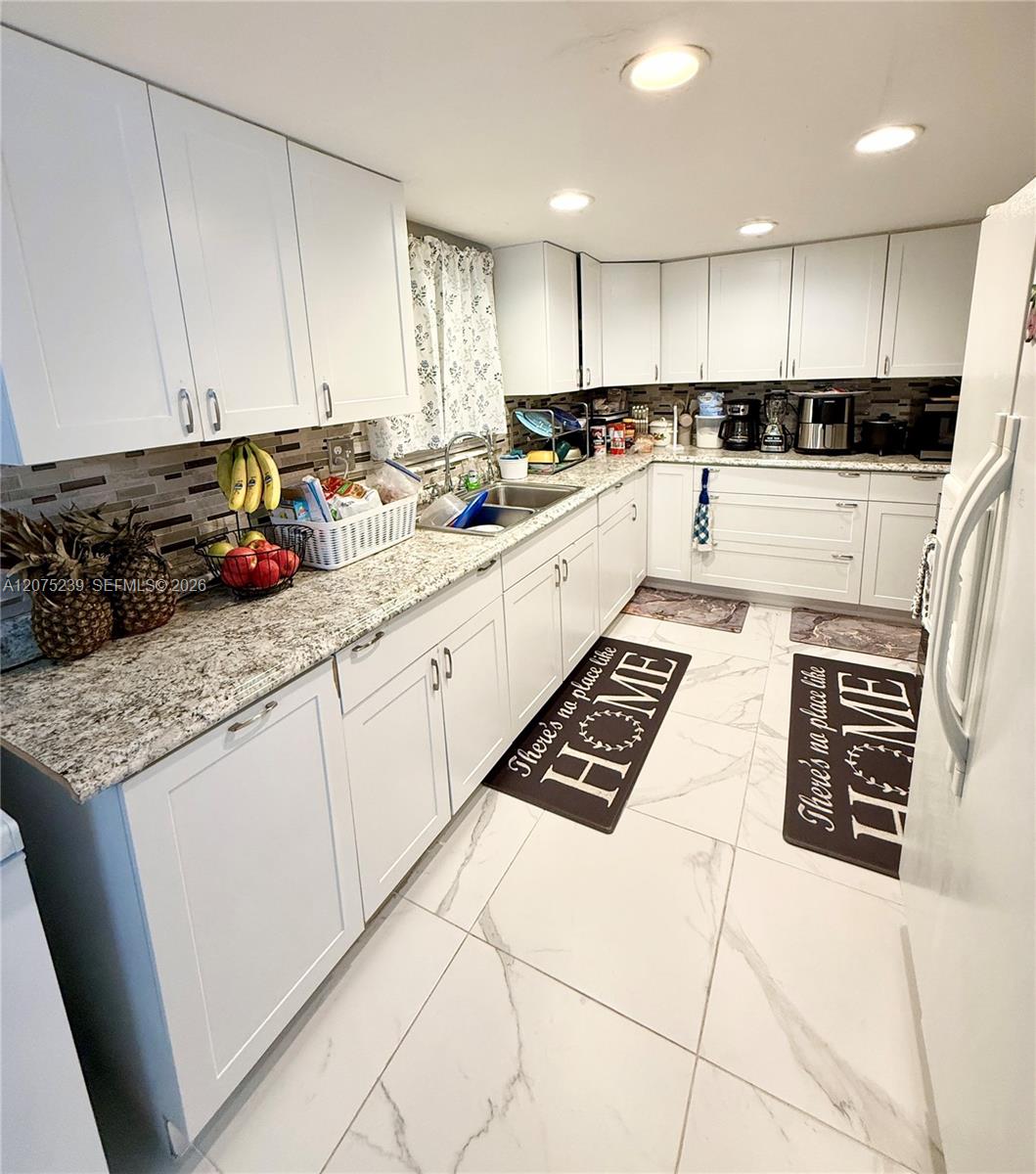 A12075239 Property Photo 2