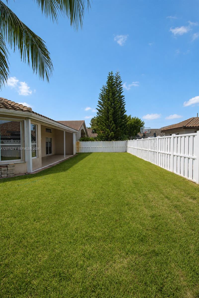 18341 Nw 10th Street Property Photo 28