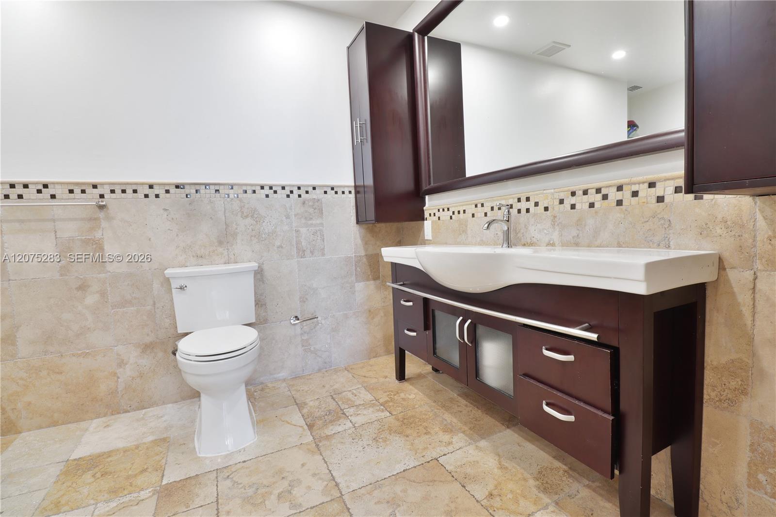 6770 Indian Creek Drive Te Property Photo 8