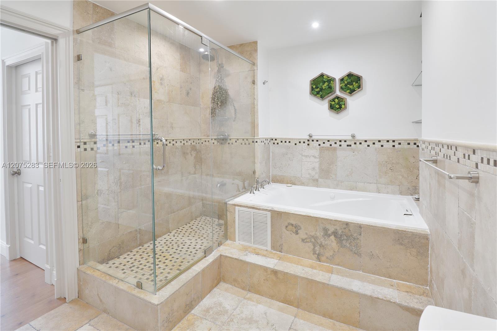 6770 Indian Creek Drive Te Property Photo 9