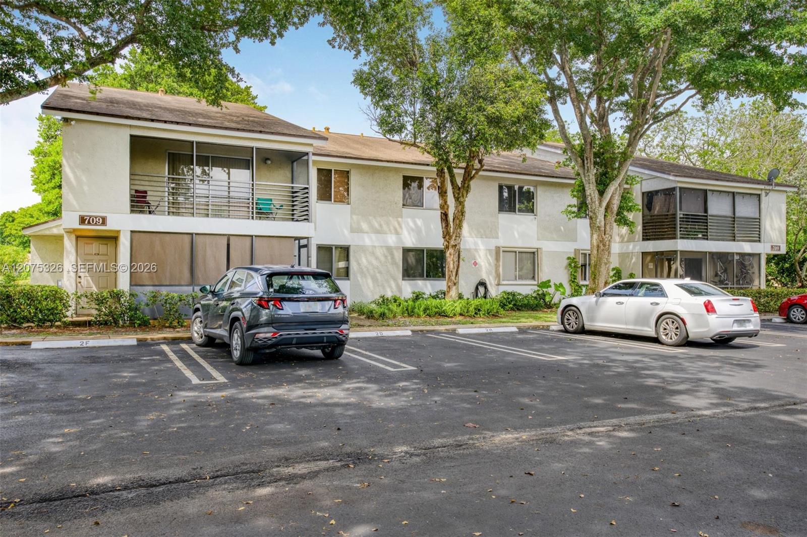 709 Gardens Drive 101 Property Photo 3