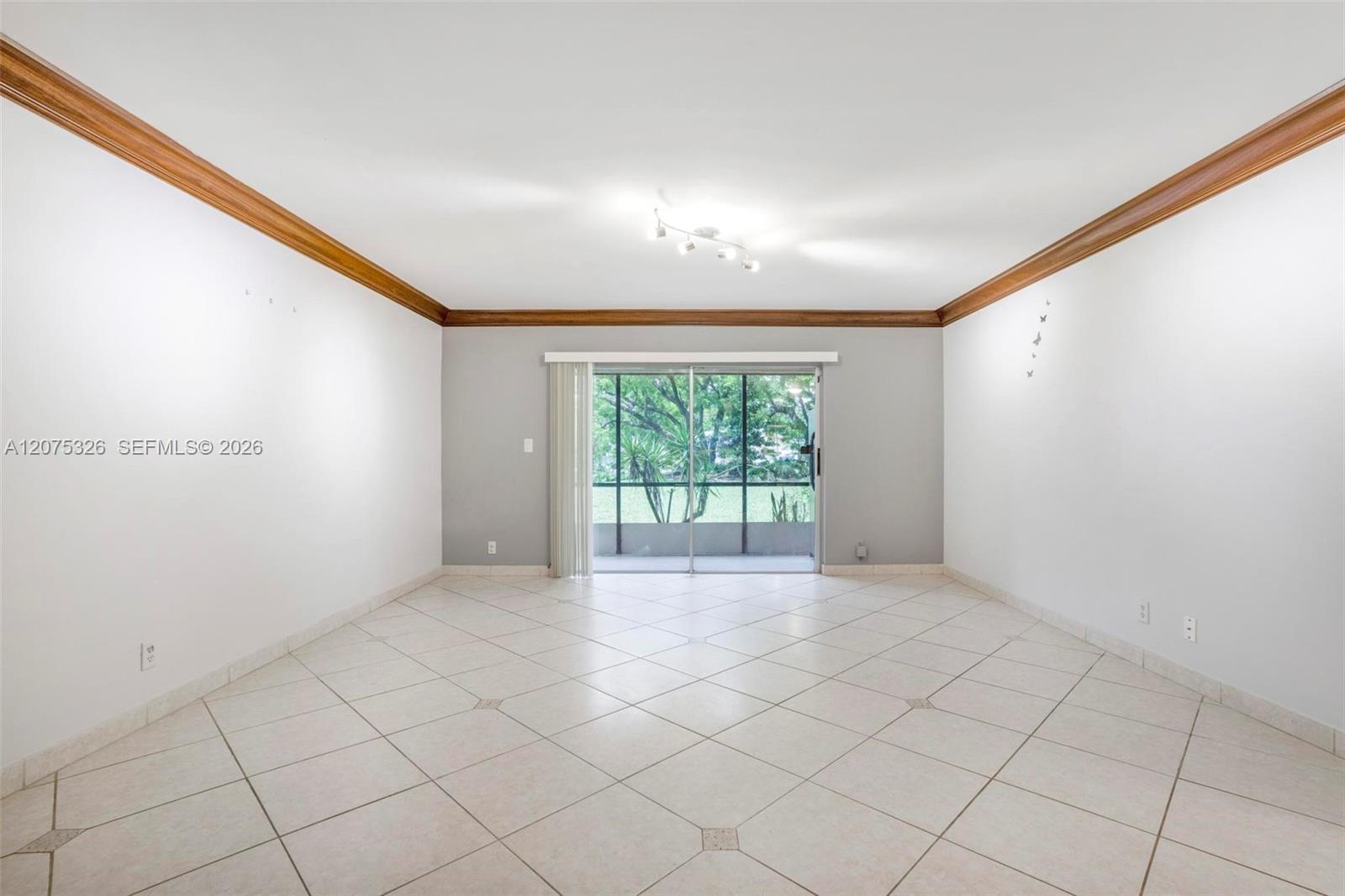 709 Gardens Drive 101 Property Photo 6