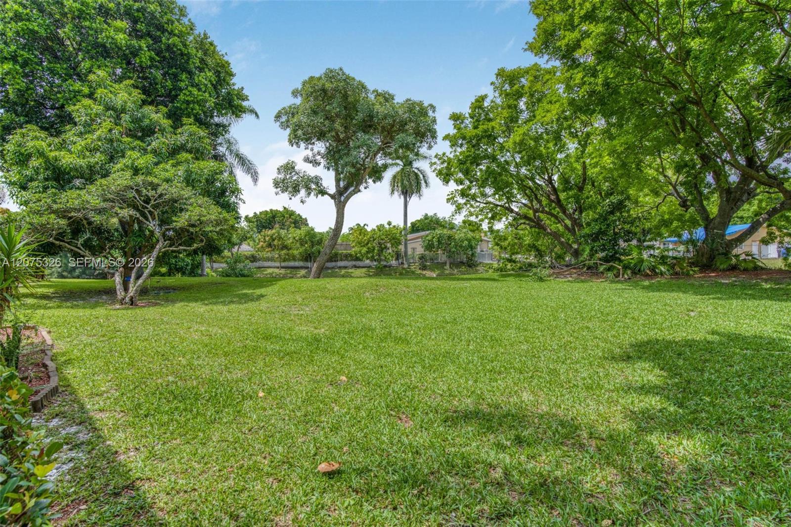 709 Gardens Drive 101 Property Photo 20
