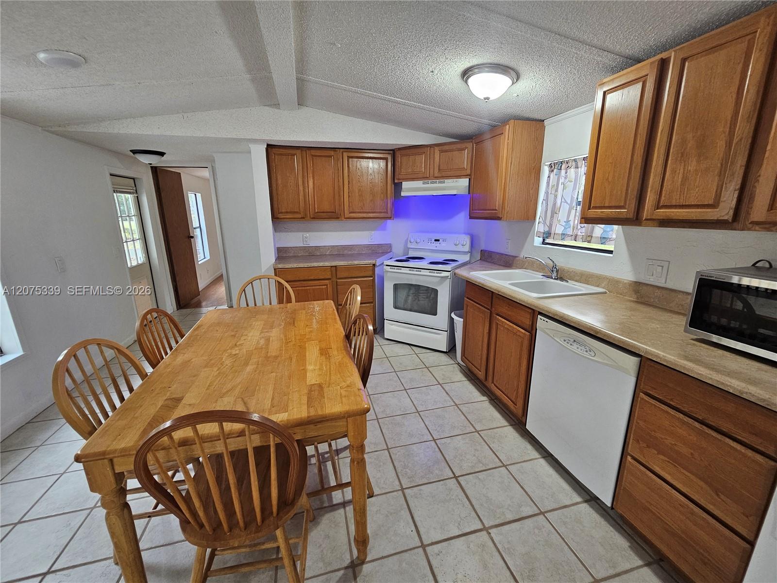 2522 Nw 121st Avenue Property Photo 9