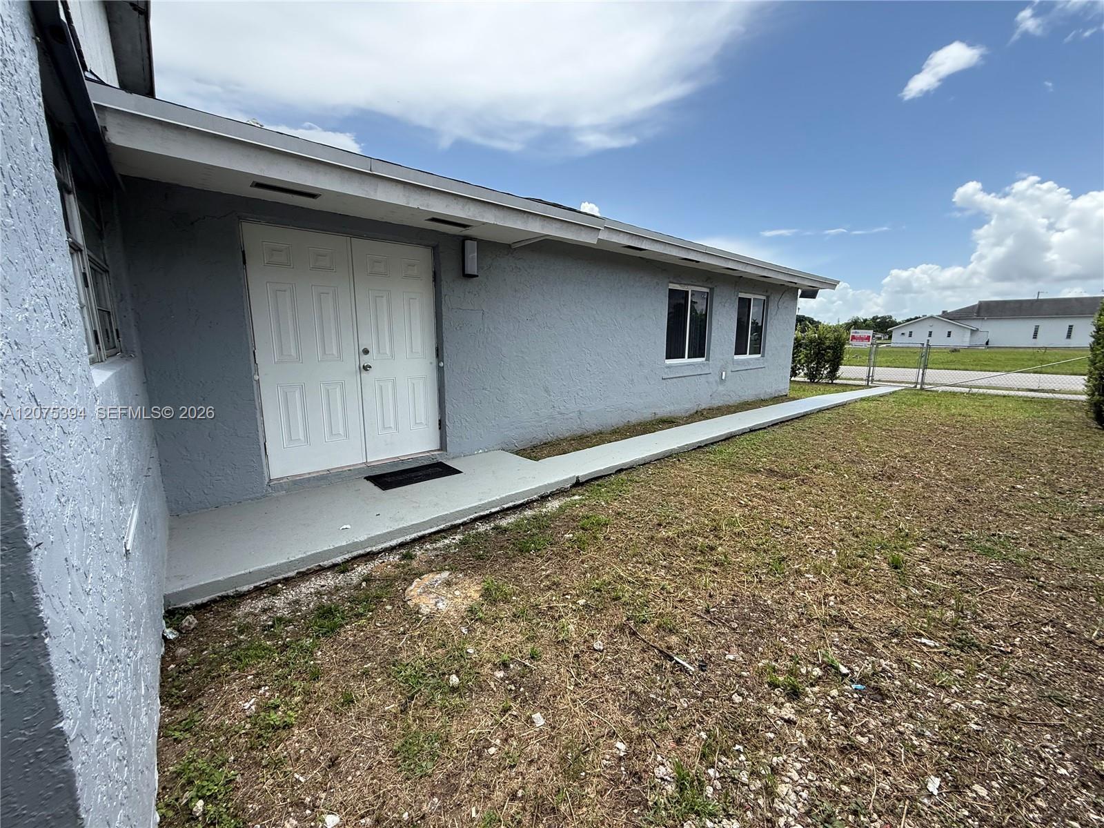 756 Nw 5 Street Property Photo 3