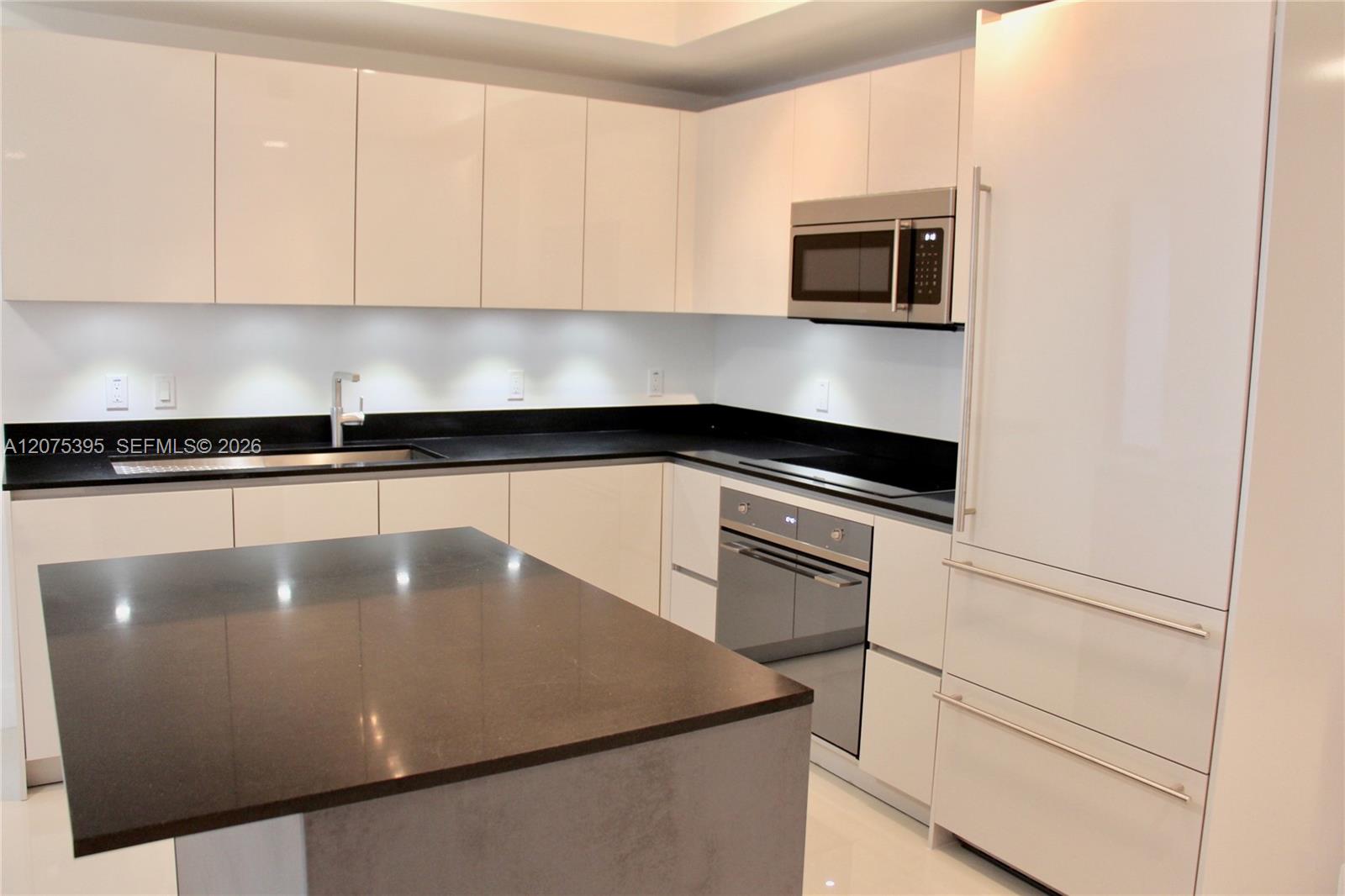 1010 Brickell Avenue 2009 Property Photo 17