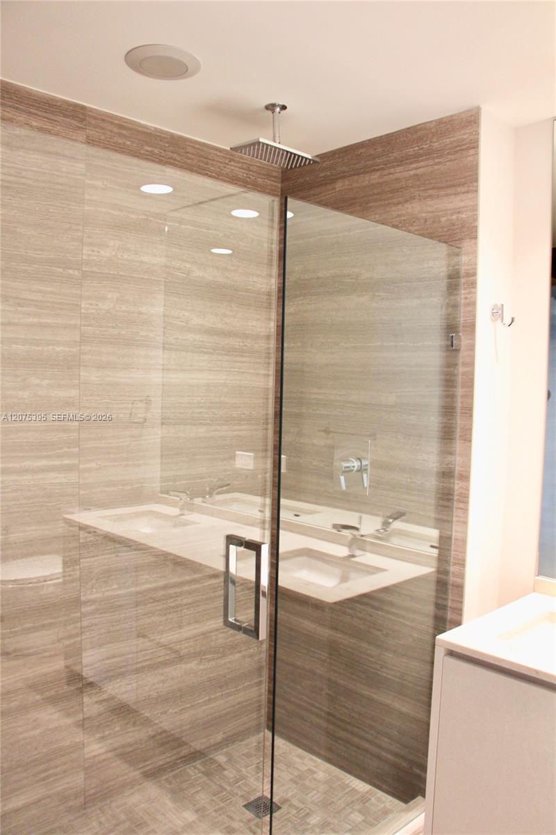1010 Brickell Avenue 2009 Property Photo 20