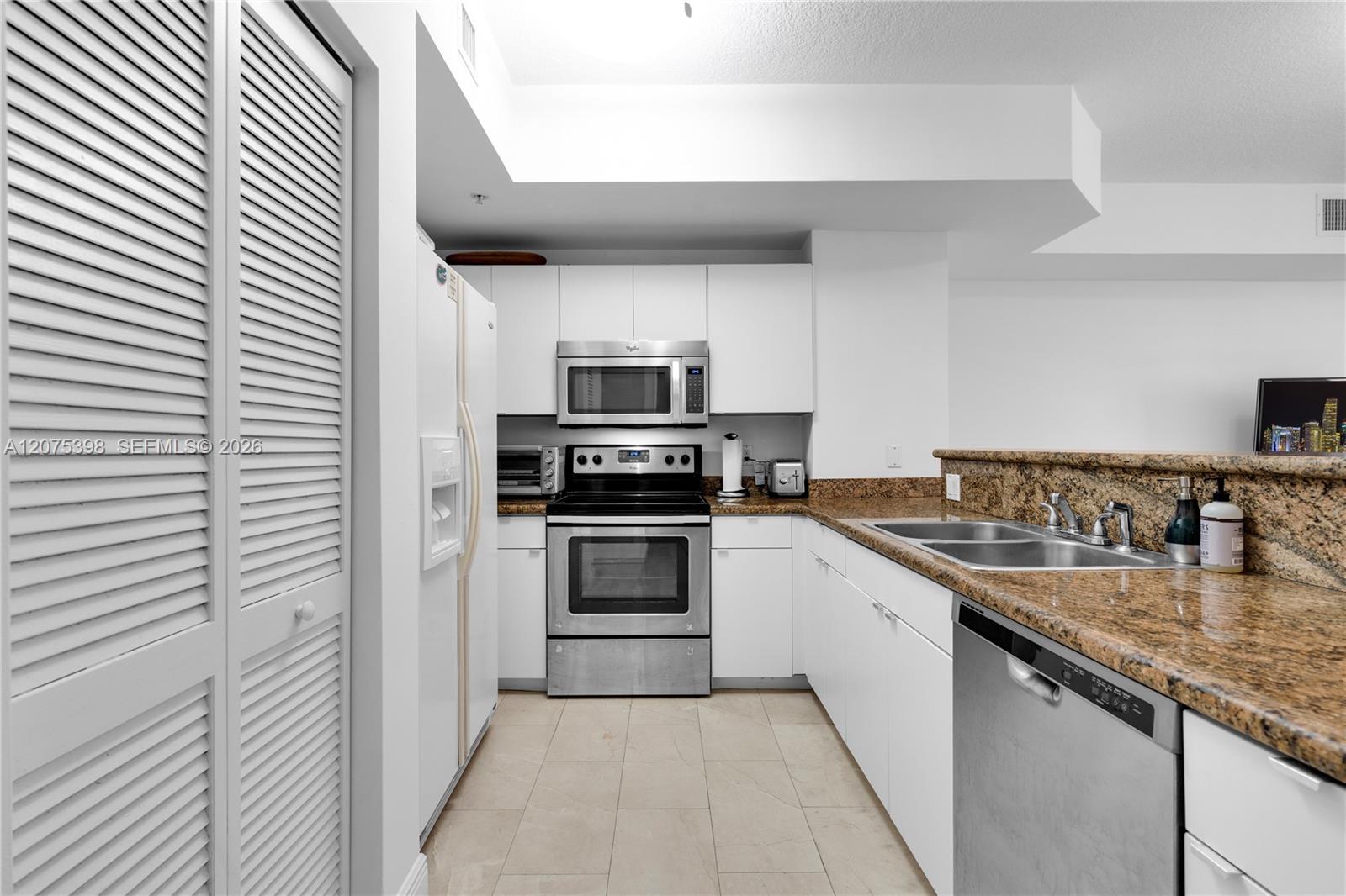 357 Almeria Avenue 1105 Property Photo 6