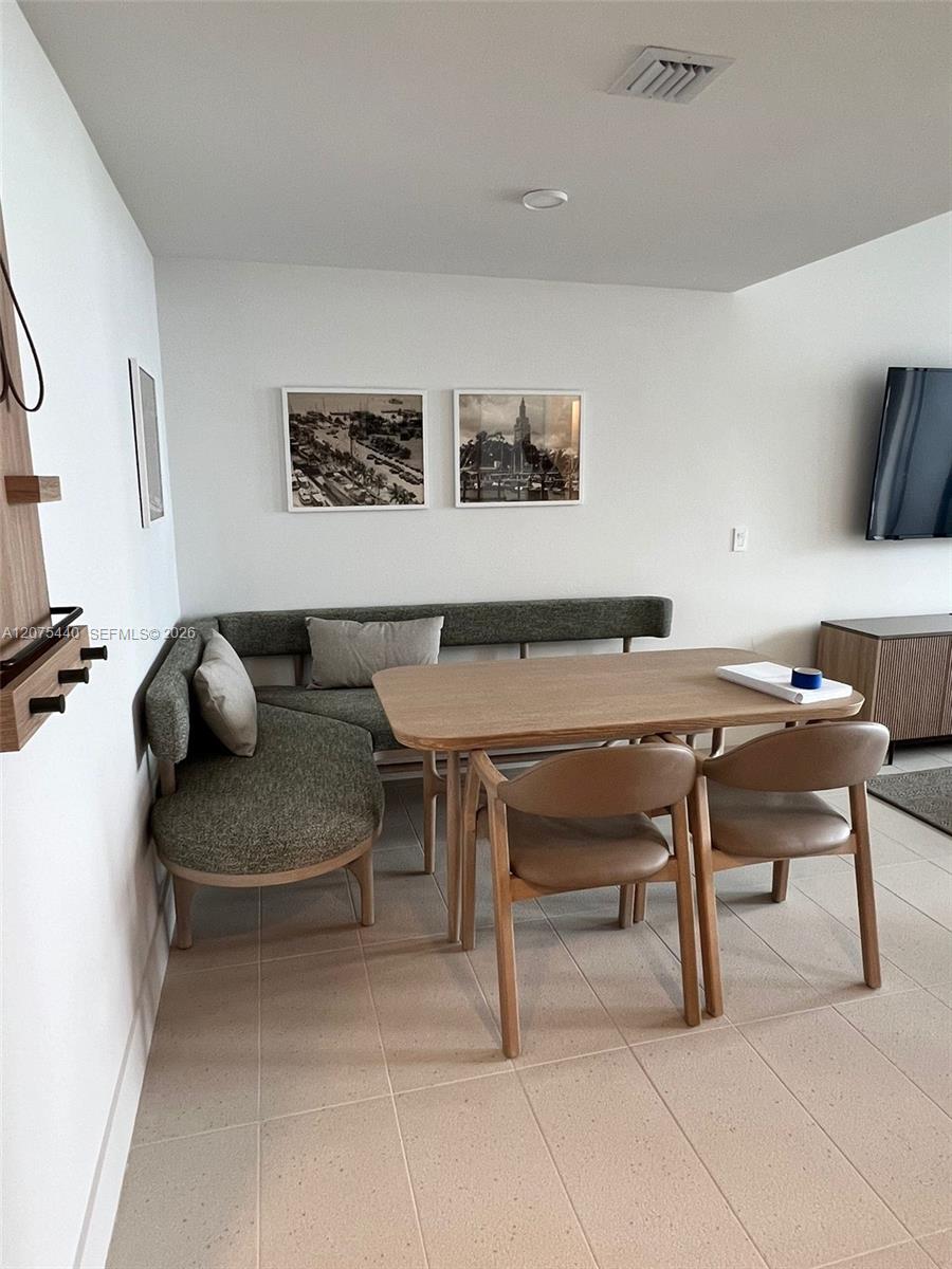 A12075440 Property Photo 8