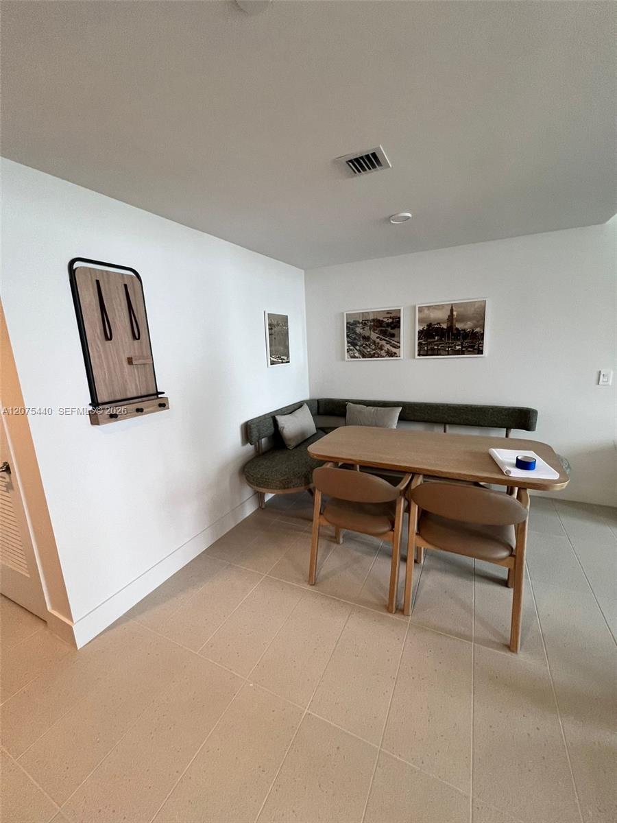 A12075440 Property Photo 9