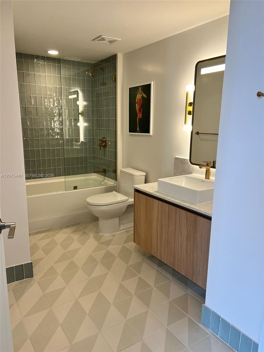 A12075440 Property Photo 13