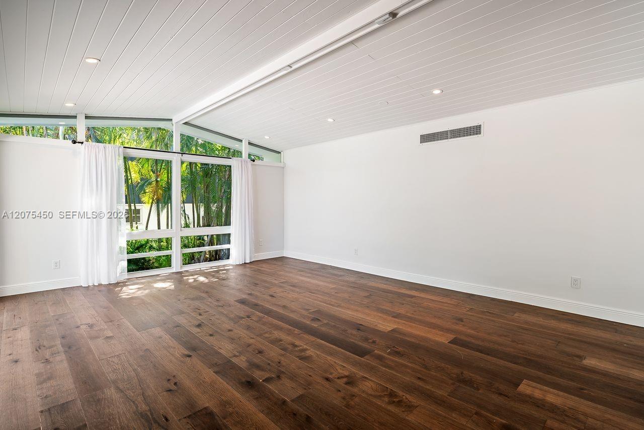669 S Mashta Drive Property Photo 15