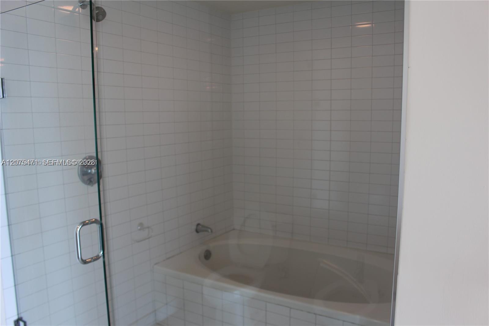 888 Biscayne Boulevard 1806 Property Photo 11