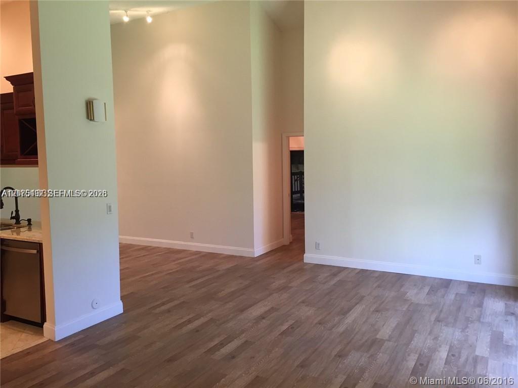 5201 Sw 31st Avenue 225 Property Photo 4