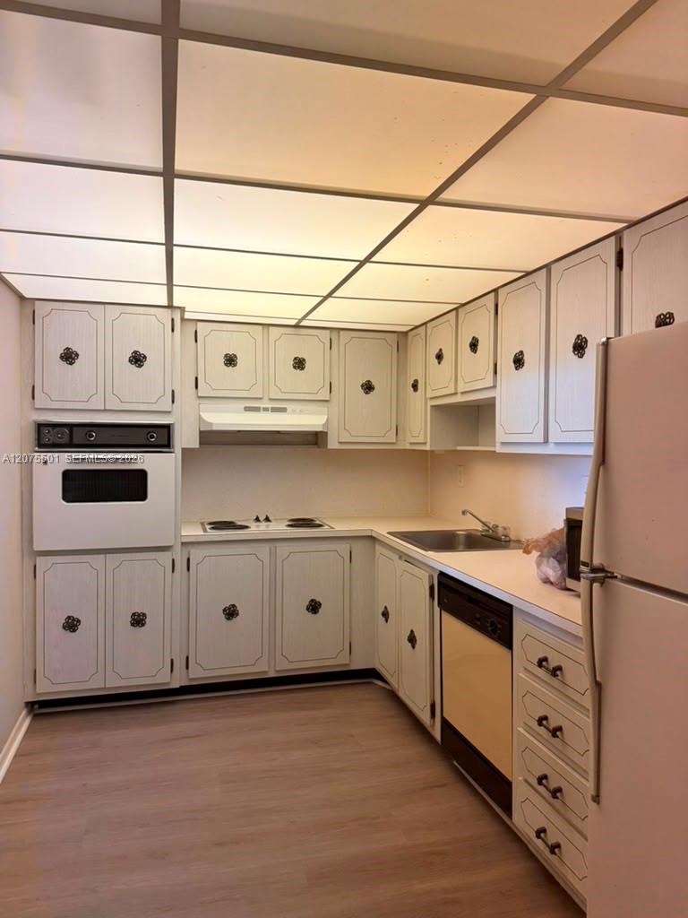 19380 Collins Avenue 317 Property Photo 7