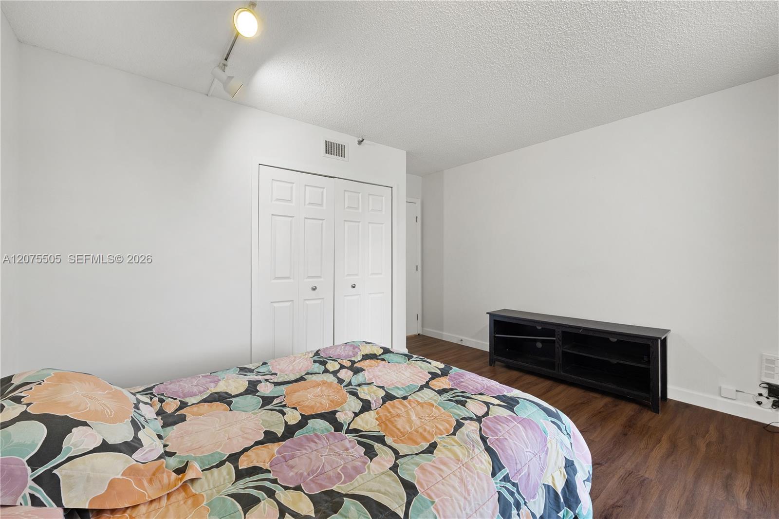 19667 Turnberry Way 3f Property Photo 19