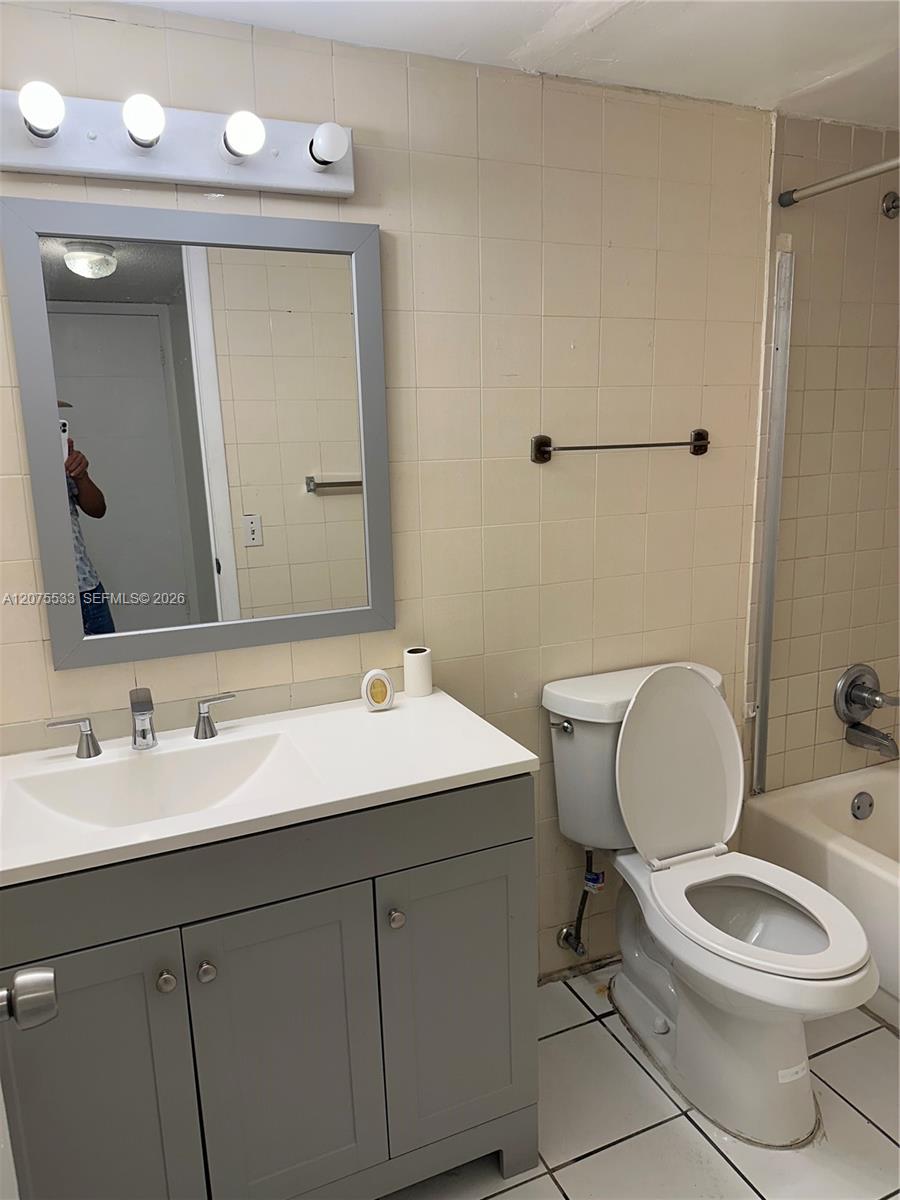 A12075533 Property Photo 9