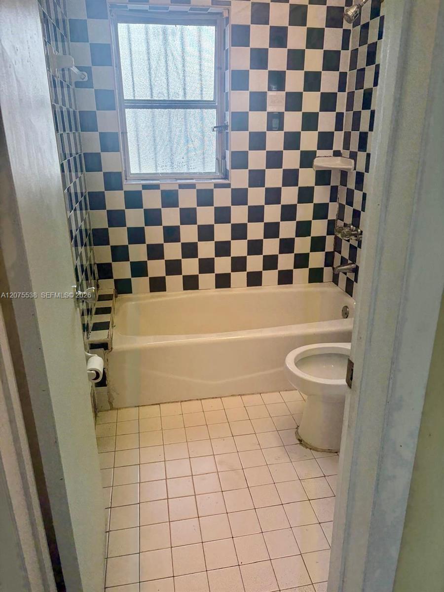 A12075538 Property Photo 3
