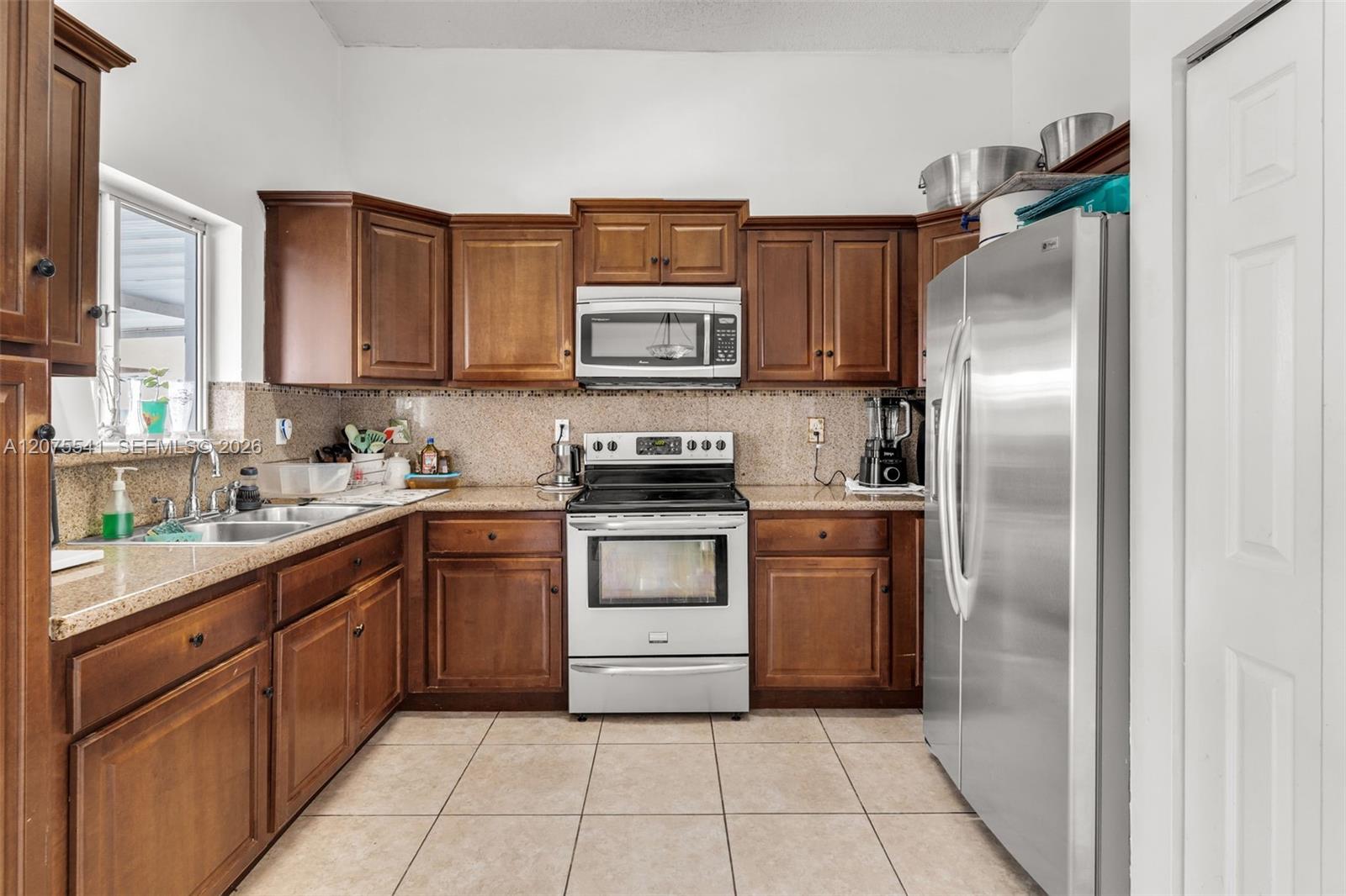 18230 Sw 143rd Court Property Photo 8