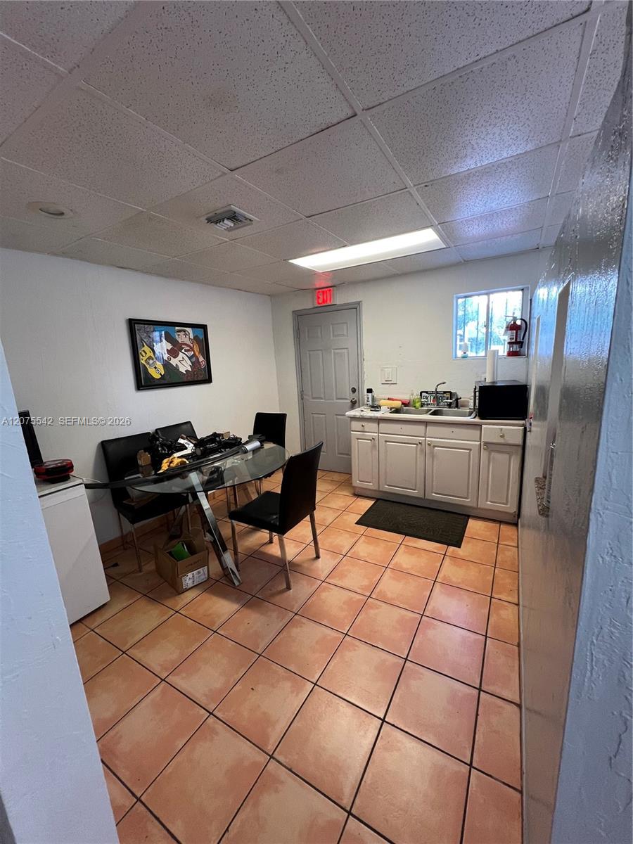 A12075542 Property Photo 11