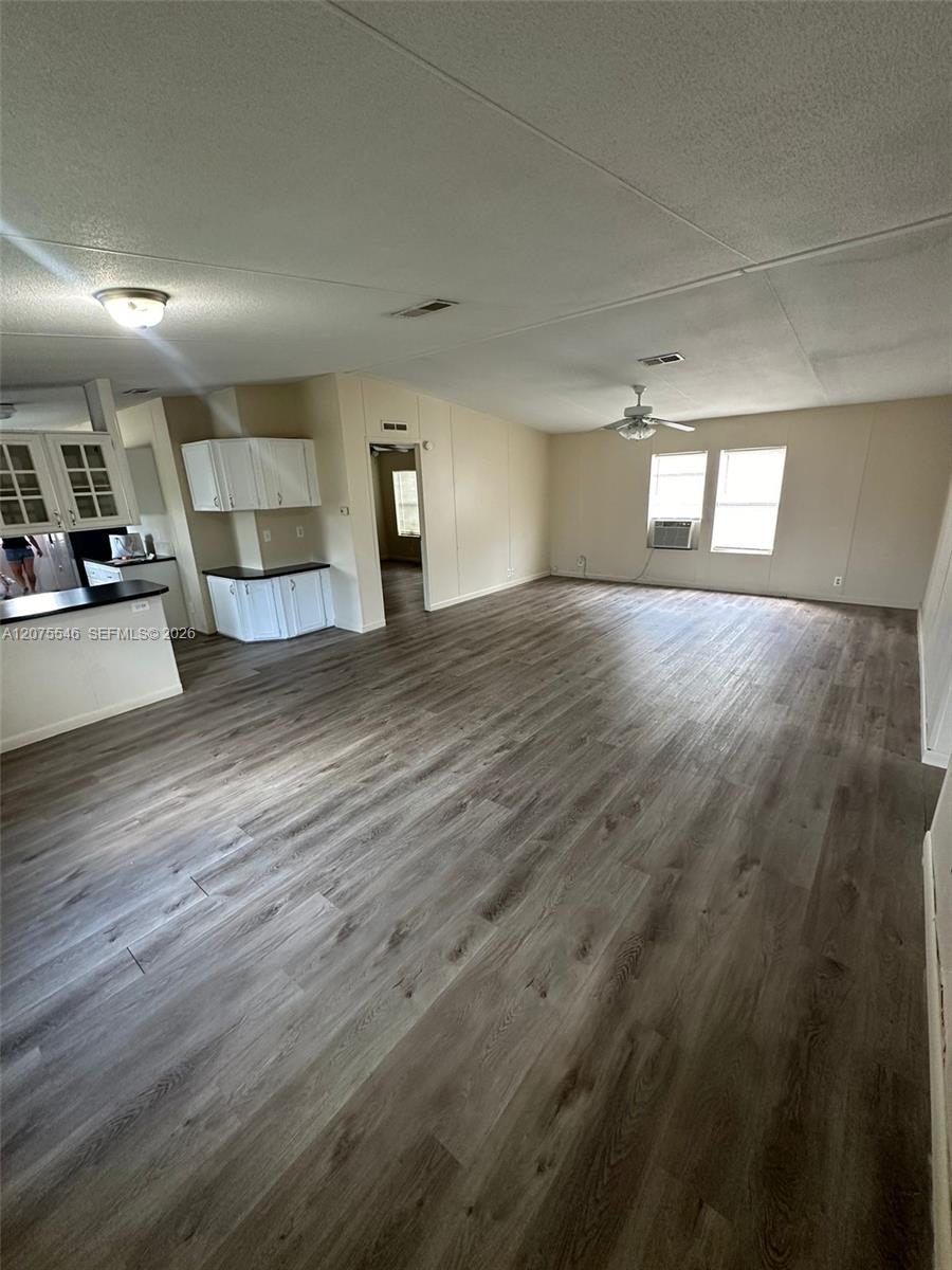 10128 Marlin Drive H Property Photo 5