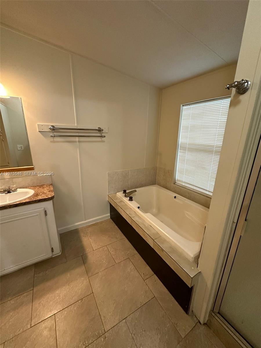 10128 Marlin Drive H Property Photo 7