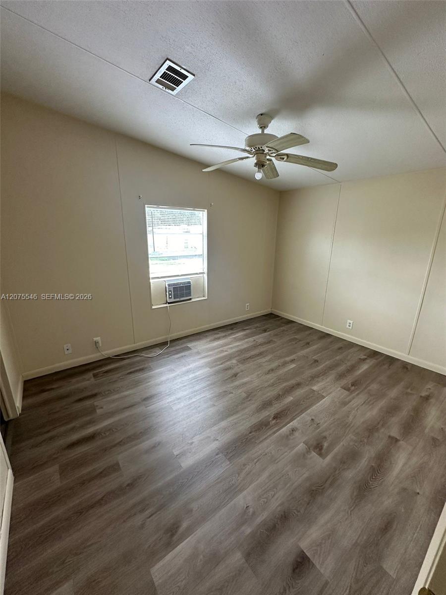 10128 Marlin Drive H Property Photo 17