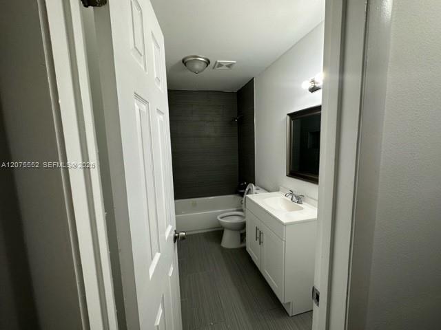 A12075552 Property Photo 17