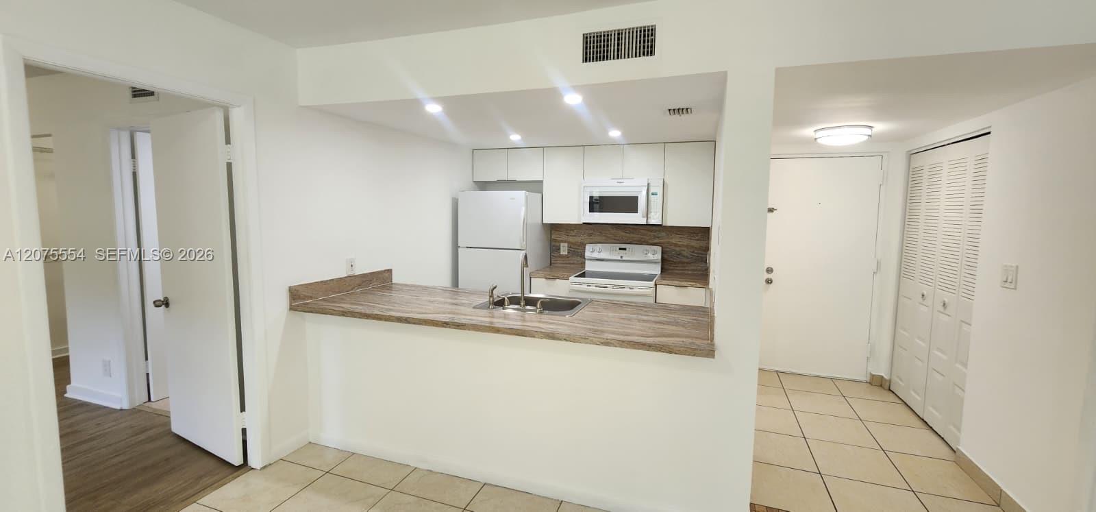 8160 Geneva Court 104 Property Photo 1