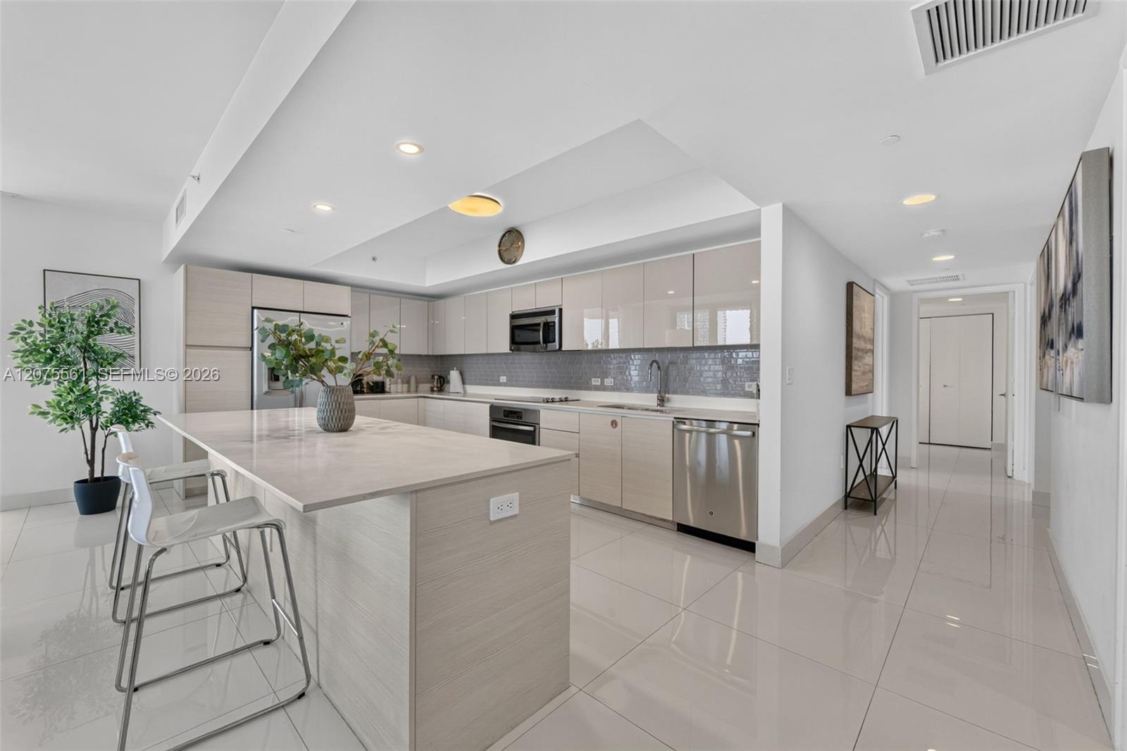 2600 E Hallandale Beach Boulevard 2510 Property Photo 12