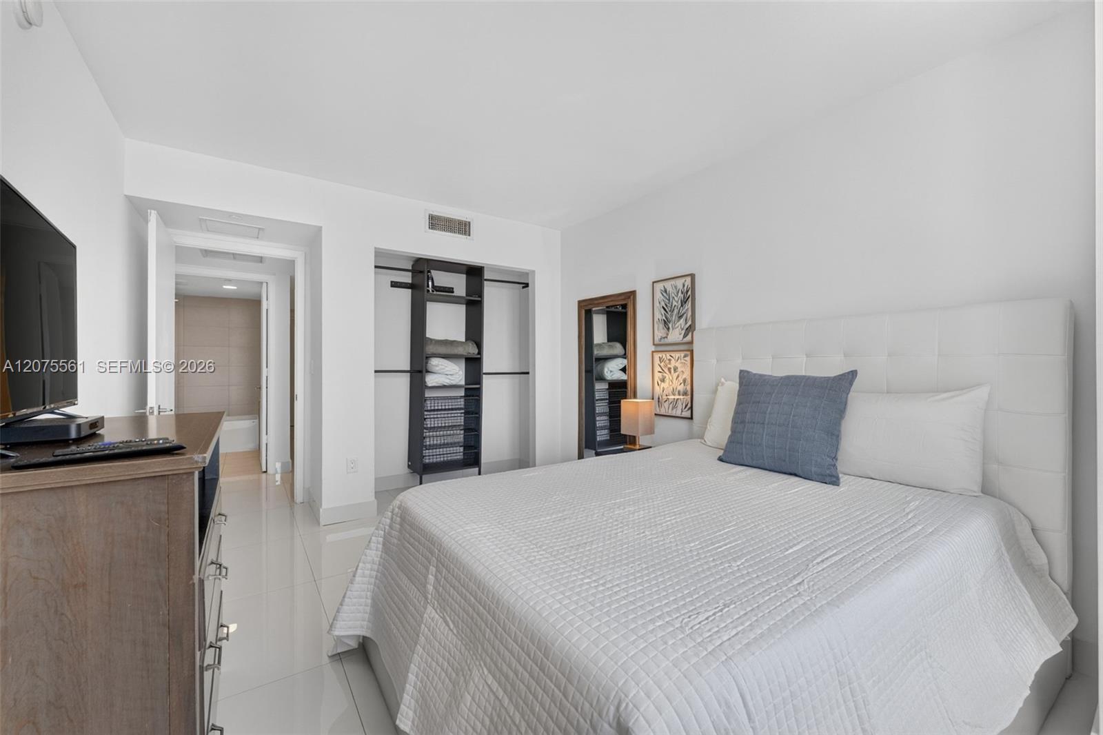 2600 E Hallandale Beach Boulevard 2510 Property Photo 16