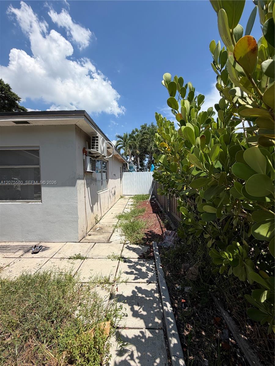 A12075580 Property Photo 3