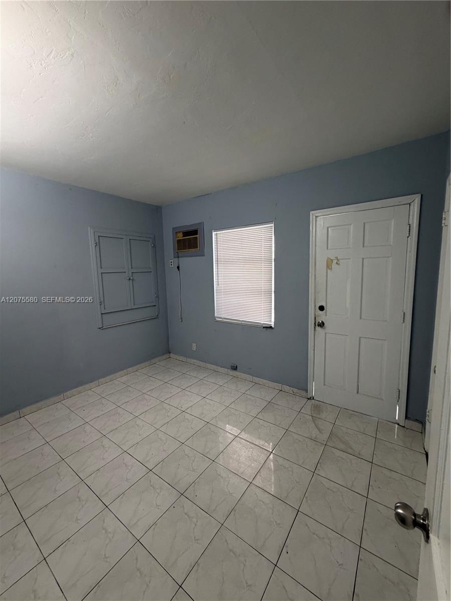 A12075580 Property Photo 5