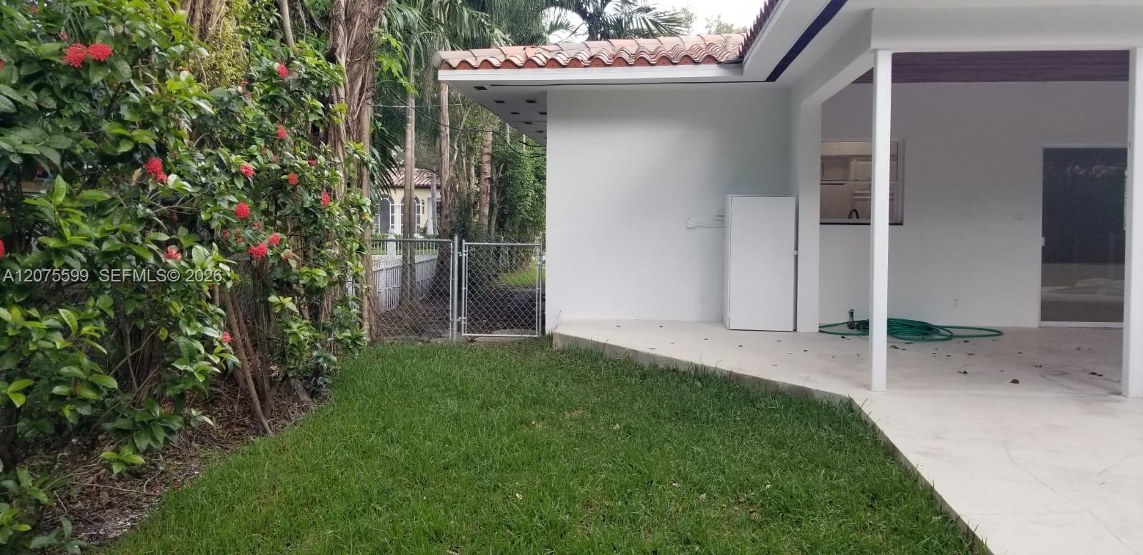 A12075599 Property Photo 4