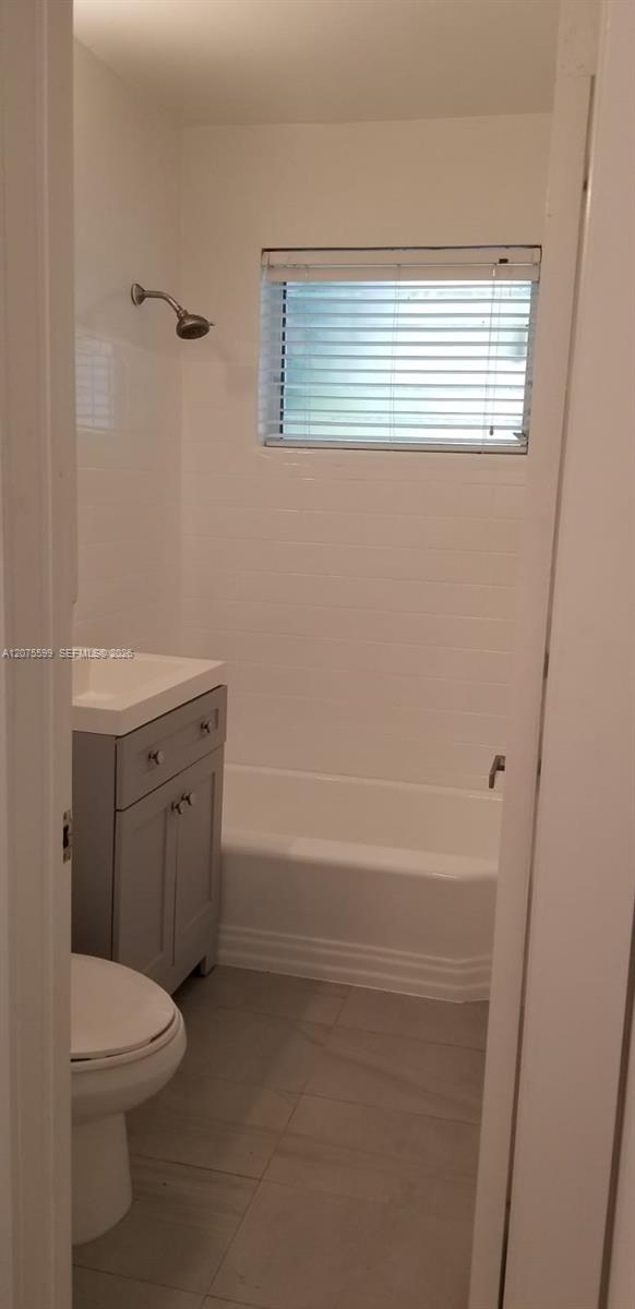 A12075599 Property Photo 11